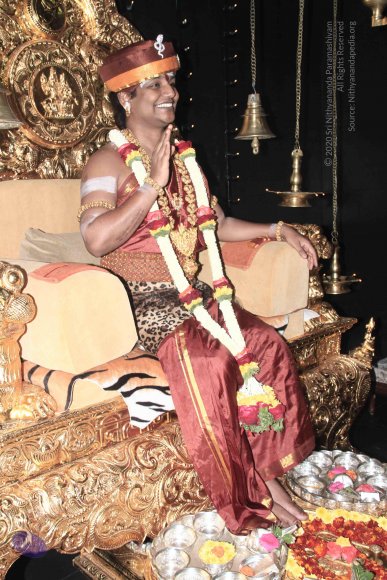 1-PADA-PUJA_Photo_1000_IMG_8696_CMP_WM