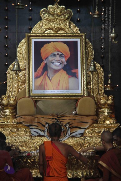 01-PADA-PUJA_Photo_1001_IMG_3400_CMP_WM