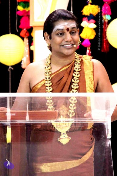 5-Nithya-Satsang_Photo_1005_IMG_1877_CMP_WM