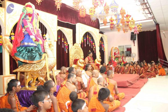17-Navaratri-Darbar_Photo_1005_IMG_5403_CMP_WM