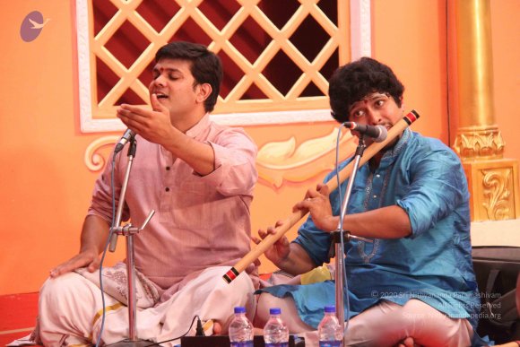 17-Navaratri-Darbar_Photo_1024_IMG_5423_CMP_WM