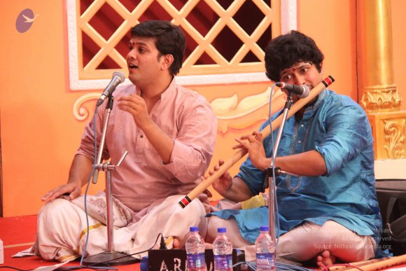 17-Navaratri-Darbar_Photo_1025_IMG_5424_CMP_WM