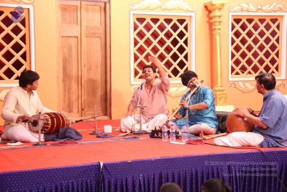 17-Navaratri-Darbar_Photo_1027_IMG_5426_CMP_WM