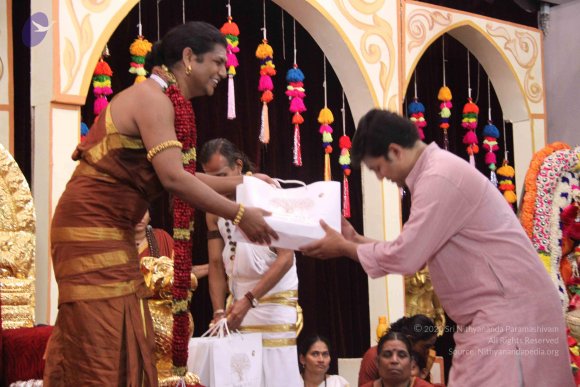 17-Navaratri-Darbar_Photo_1030_IMG_5429_CMP_WM