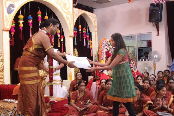 17-Navaratri-Darbar_Photo_1040_IMG_5439_CMP_WM