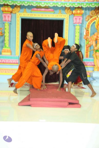 4-Yoga_Photo_1015_IMG_0245_CMP_WM