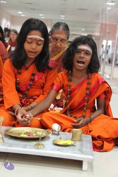 Paduka-Puja_Photo_1003_IMG_1266_CMP_WM