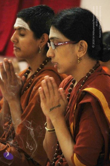 1-Paduka-Puja_Photo_1001_IMG_7036_CMP_WM