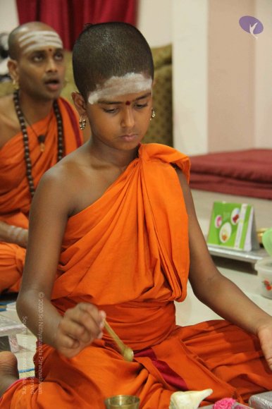 1-Paduka-Puja_Photo_1002_IMG_7039_CMP_WM