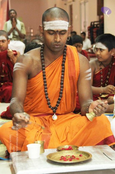 1-Paduka-Puja_Photo_1003_IMG_7040_CMP_WM