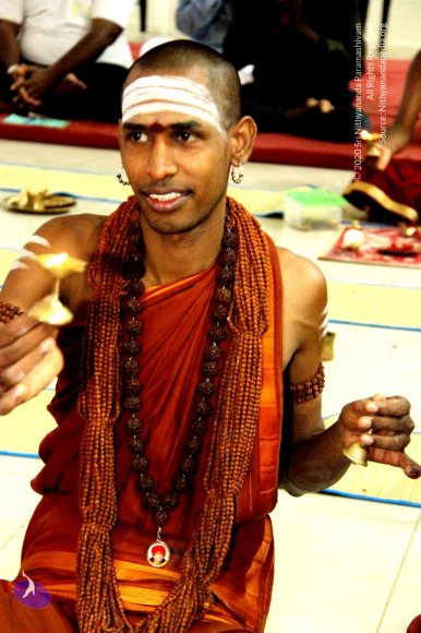 1-Paduka-Puja_Photo_1004_IMG_7072_CMP_WM