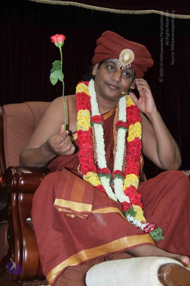 2-Pada-Puja-and-Kalpataru-Darshan_Photo_1011_IMG_0026_CMP_WM