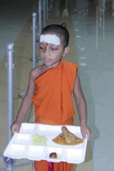 2-Gurukul-Teamily-Dinner-with-HDH_Photo_1002__MG_8772_Compressed_WM