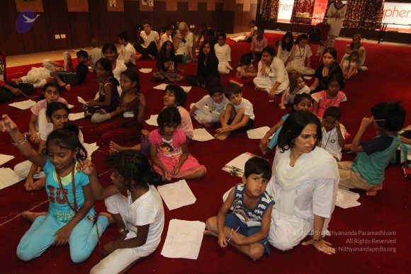 2-Satsang-IA-Sessions_Photo_1000_IM00C5~1