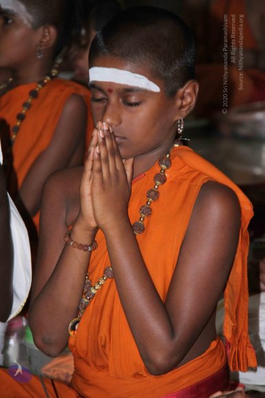 Paduka-Puja_Photo_1000_IMG_4468_CMP_WM