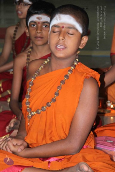 Paduka-Puja_Photo_1001_IMG_4469_CMP_WM