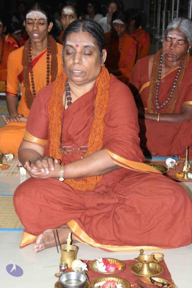 Paduka-Puja_Photo_1002_IMG_4474_CMP_WM