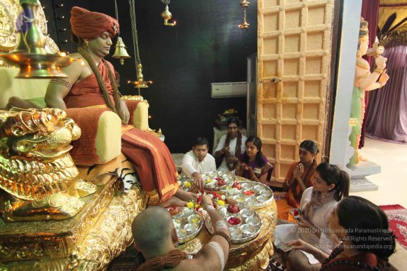 01-PADA-PUJA_Photo_1003_IMG_8950_CMP_WM