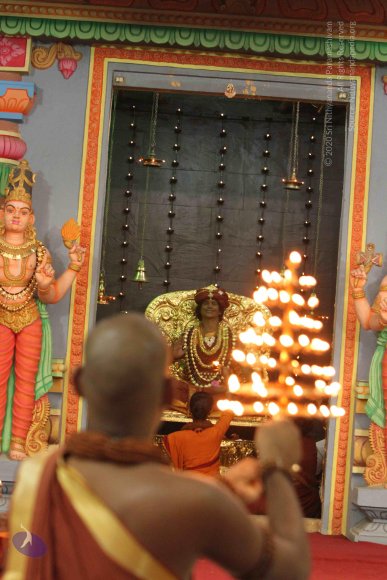 01-MORNING-SATSANG_Photo_1004_IMG_0542_CMP_WM