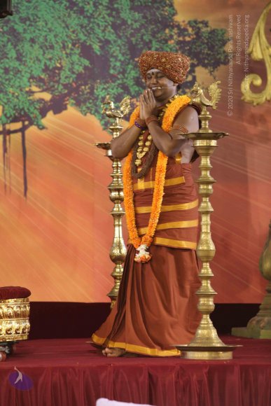 01-SATSANG_Photo_1001_file000300_CMP_WM