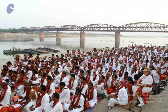 1-Ganga-Ghat_Photo_1000_IMG_1900_CMP_WM