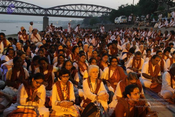 1-Ganga-Ghat_Photo_1004_IMG_1952_CMP_WM