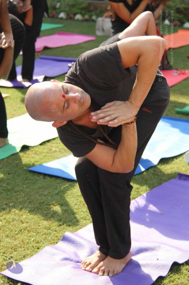 Yoga_Photo_1002_IMG_4405_CMP_WM