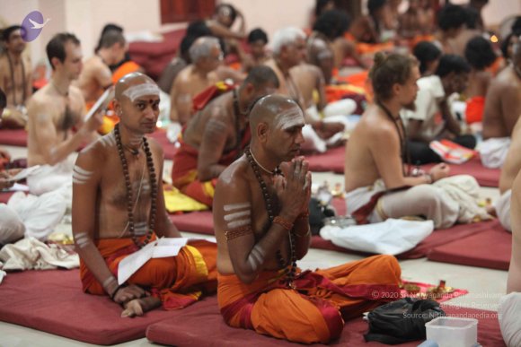 01-Nitya-Satsang_Photo_1000_IMG_6231_CMP_WM