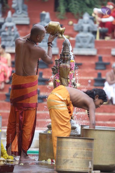 01-rudrabhishekam_Photo_1003_G28A1049_CMP_WM
