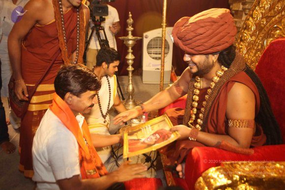 02-SARVA-DARSHAN_Photo_1006_IMG_9201_CMP_WM