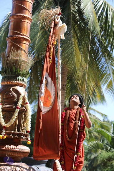 1-Flag-Hoisting_Photo_1010_5F0A3880_CMP_WM