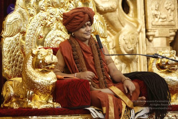 2-Evening-Satsang_Photo_1008__F0A5575_CMP_WM