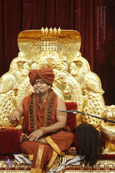 2-Evening-Satsang_Photo_1018__F0A5604_CMP_WM