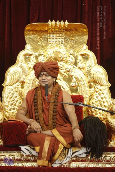 2-Evening-Satsang_Photo_1020__F0A5606_CMP_WM