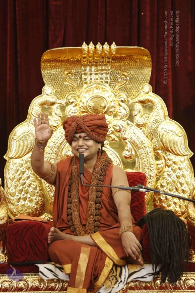 2-Evening-Satsang_Photo_1021__F0A5607_CMP_WM