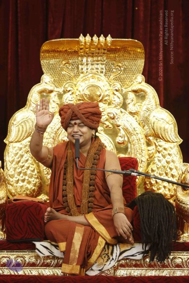 2-Evening-Satsang_Photo_1022__F0A5608_CMP_WM