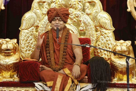 2-Evening-Satsang_Photo_1025__F0A5618_CMP_WM