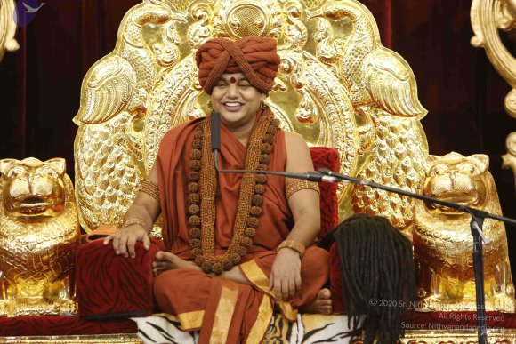 2-Evening-Satsang_Photo_1026__F0A5619_CMP_WM