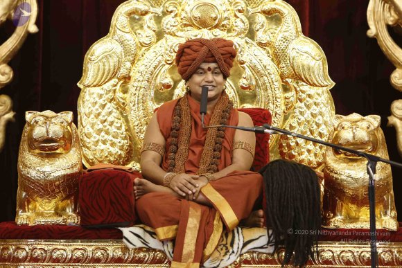 2-Evening-Satsang_Photo_1043__F0A5656_CMP_WM