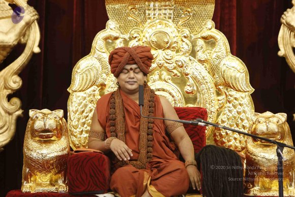 2-Evening-Satsang_Photo_1045__F0A5662_CMP_WM