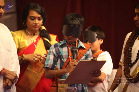 1-Nithya-Satsang_Photo_1013_IMG_2546_CMP_WM