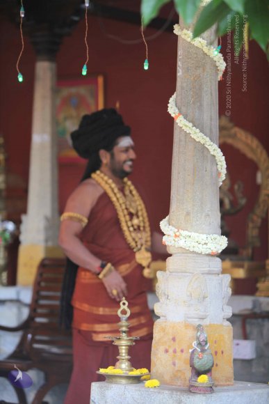 TEMPLE-VISIT_Photo_1005_IMG_3878_CMP_WM