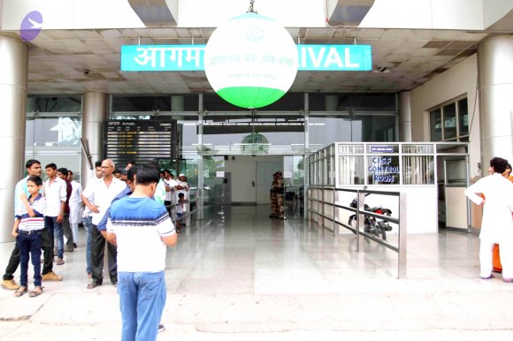 1-HDH-Arrival_Photo_1002_IMG_3648_CMP_WM