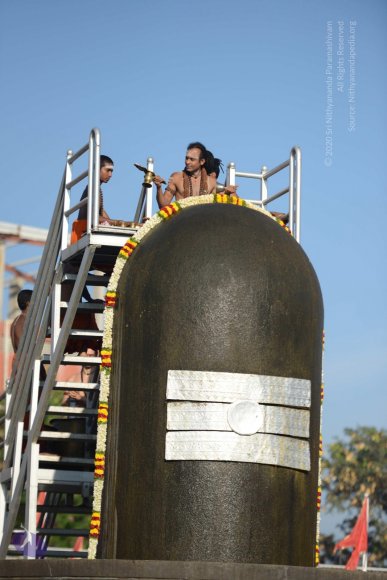 Vaidya-Sarovar-Shiva-Linga-Abhisekam_Photo_1036_DSC_7078_CMP_WM