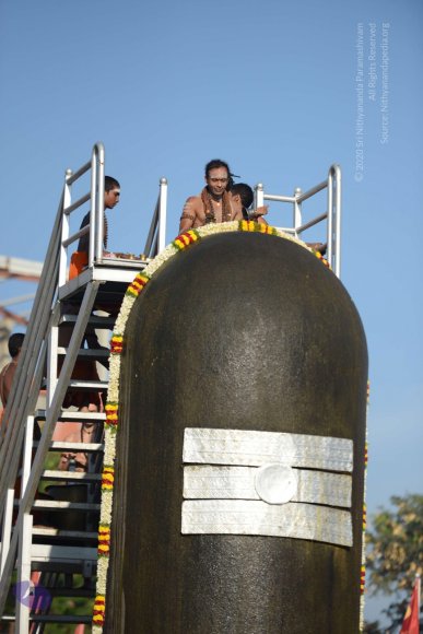 Vaidya-Sarovar-Shiva-Linga-Abhisekam_Photo_1040_DSC_7082_CMP_WM