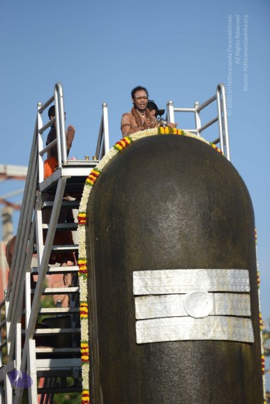 Vaidya-Sarovar-Shiva-Linga-Abhisekam_Photo_1045_DSC_7088_CMP_WM