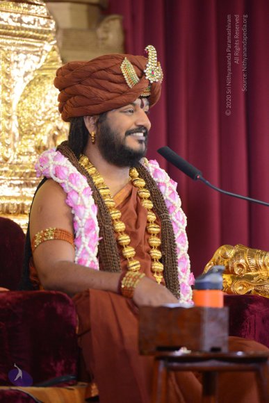 01-NITHYA-SATSANG_Photo_1048_DSC_6352_CMP_WM