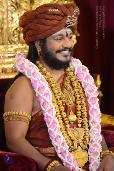 01-Nithya-Satsang_Photo_1005_DSC_9402_CMP_WM