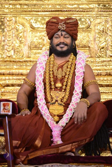 01-Nithya-Satsang_Photo_1020_DSC_9472_CMP_WM