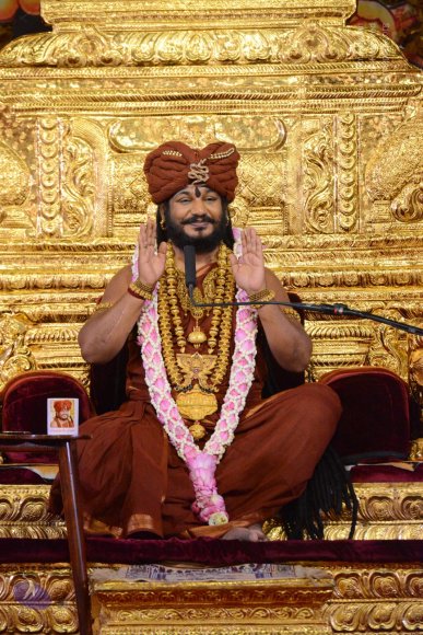 01-Nithya-Satsang_Photo_1047_DSC_9596_CMP_WM